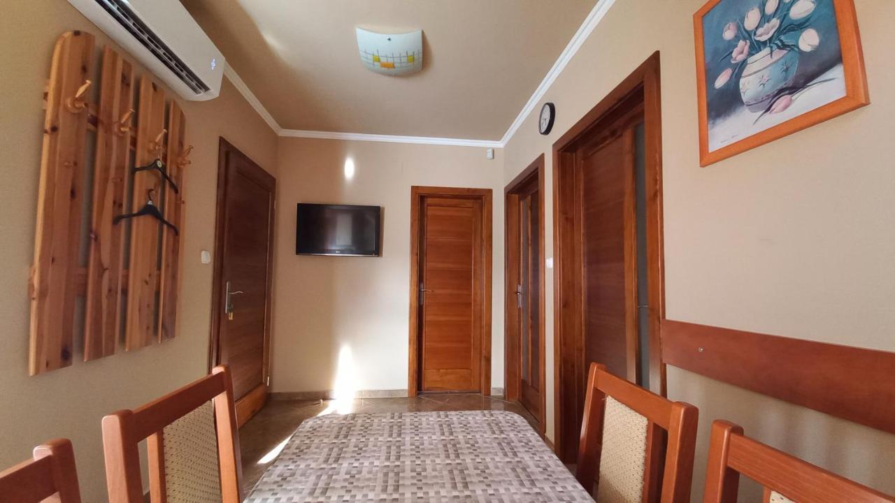 Nefelejcs Fagyizo Es Apartmanhaz Kistolmacs Dış mekan fotoğraf