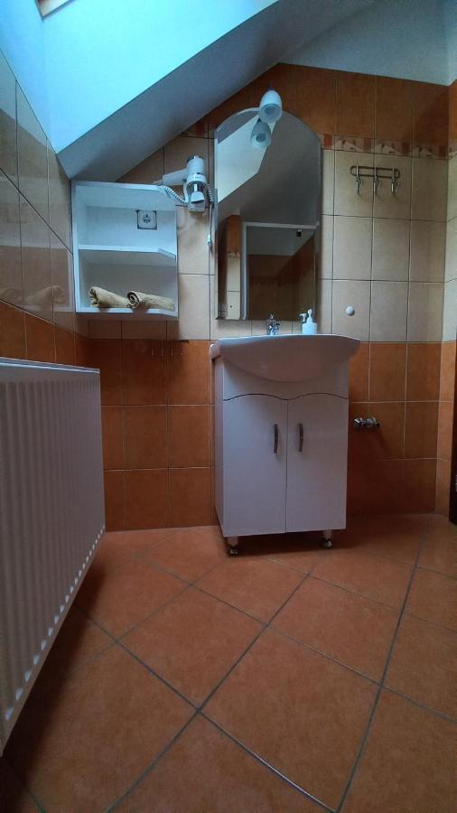 Nefelejcs Fagyizo Es Apartmanhaz Kistolmacs Dış mekan fotoğraf