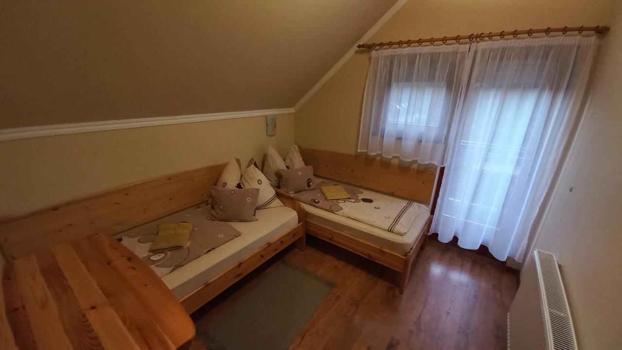 Nefelejcs Fagyizo Es Apartmanhaz Kistolmacs Dış mekan fotoğraf