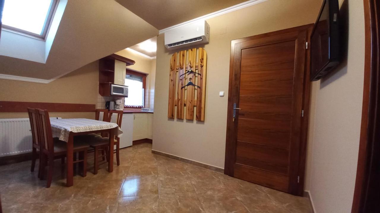 Nefelejcs Fagyizo Es Apartmanhaz Kistolmacs Dış mekan fotoğraf
