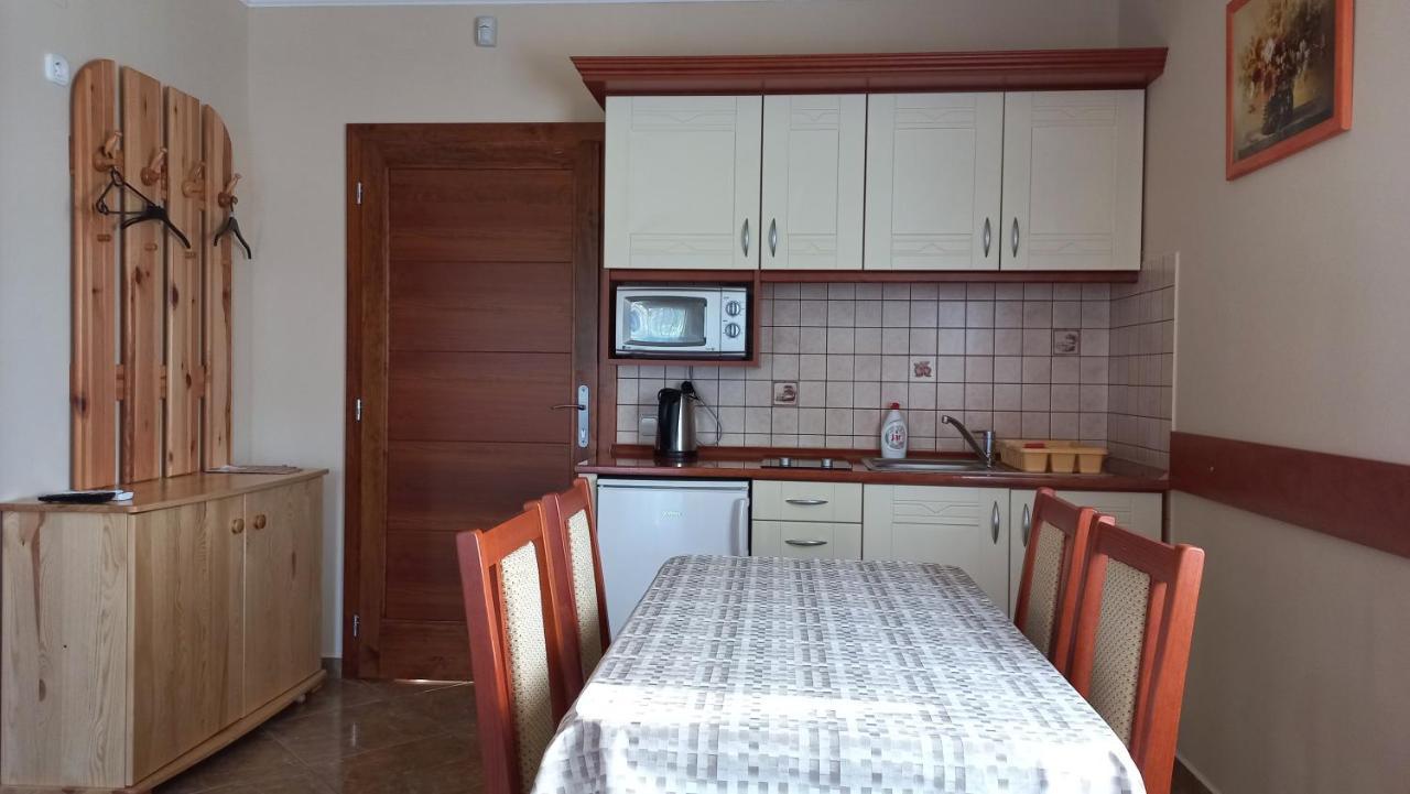Nefelejcs Fagyizo Es Apartmanhaz Kistolmacs Dış mekan fotoğraf