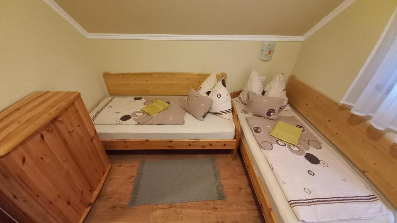 Nefelejcs Fagyizo Es Apartmanhaz Kistolmacs Dış mekan fotoğraf
