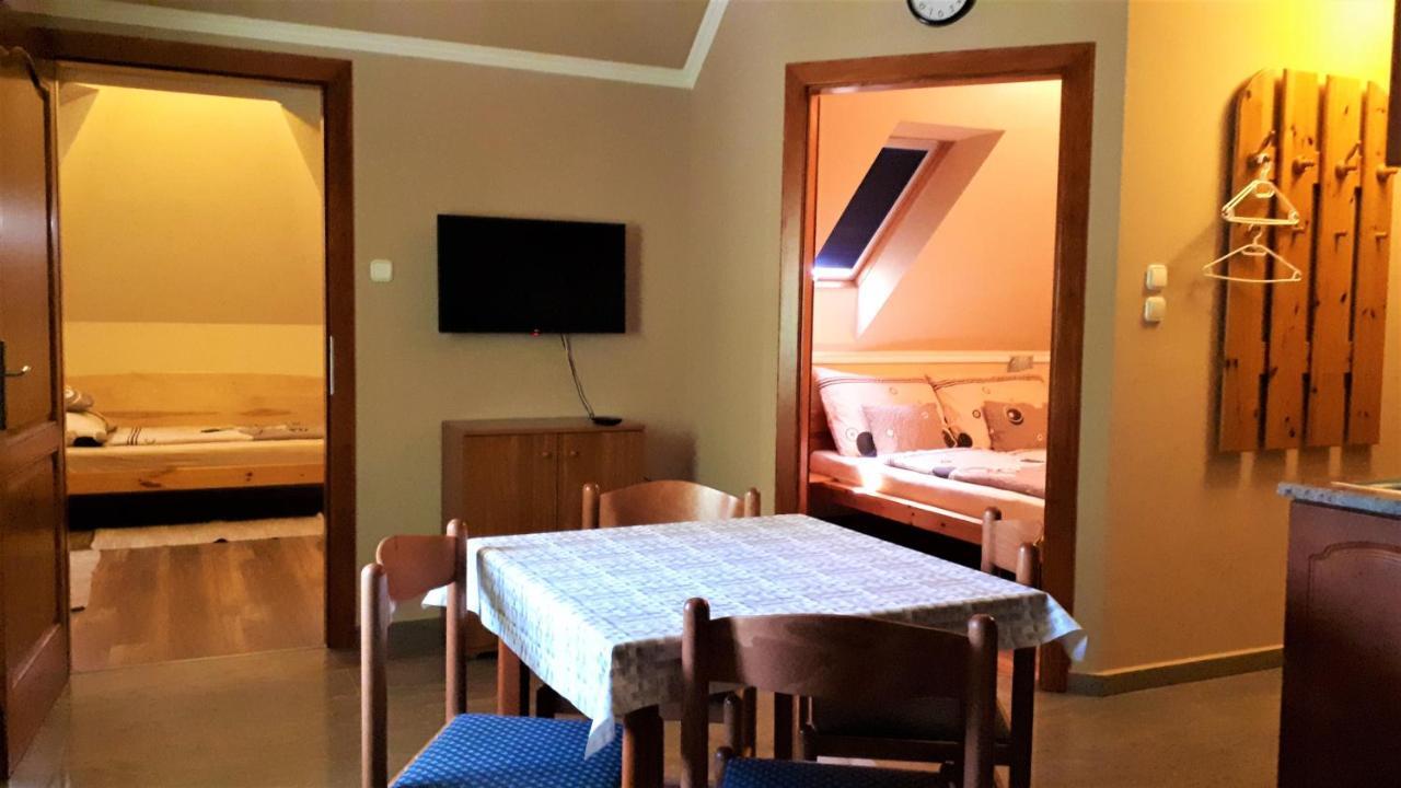 Nefelejcs Fagyizo Es Apartmanhaz Kistolmacs Dış mekan fotoğraf